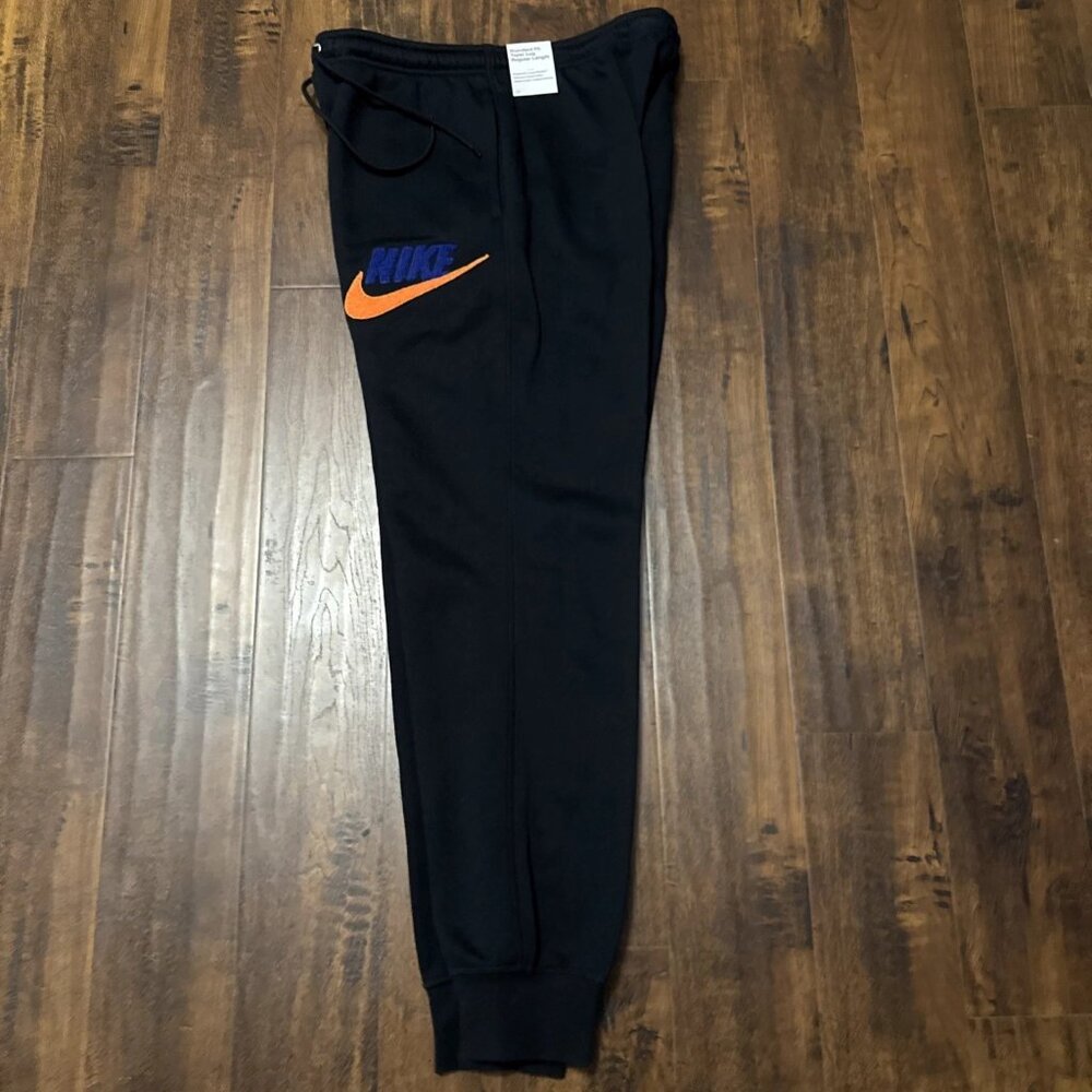 Nike Club Fleece Brushed-Back Chenille Futura Pants FN3094-010 Men’s Medium - Picture 6 of 9